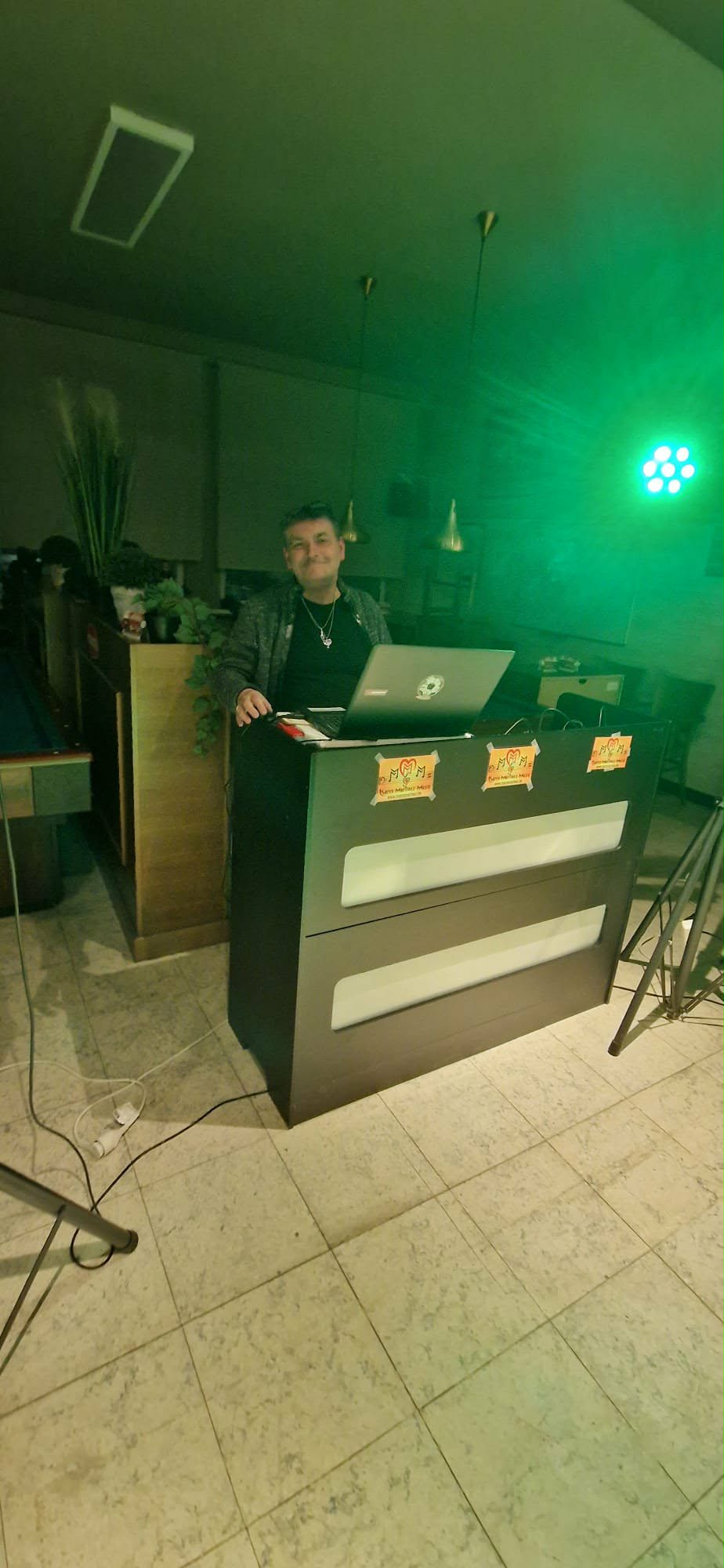 dj03